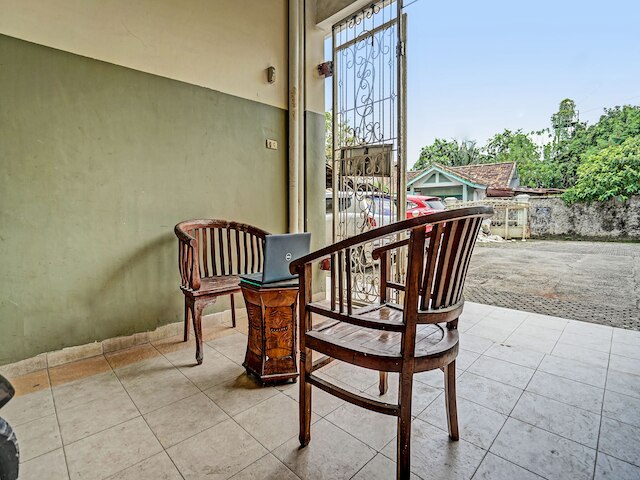 OYO ライフ 91873 ヌグラハ コスト