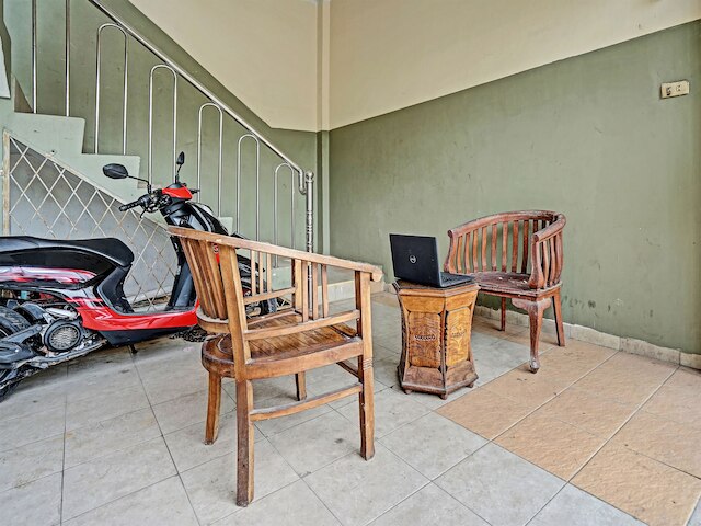 OYO ライフ 91873 ヌグラハ コスト