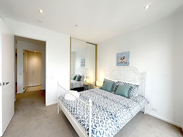 クラウンフロント