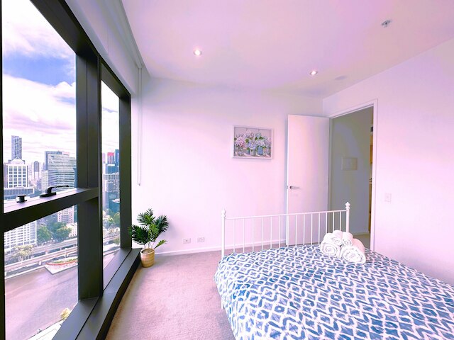 クラウンフロント