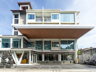 コレクション O レギャン ニア パンタイ クタ フォーマリー プレミアム レギャン