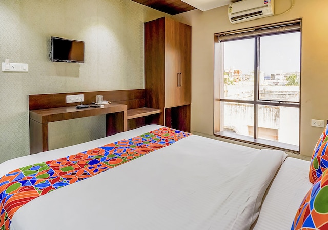 ファブホテル エロス 211