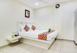 ファブホテル カラーズ サービス アパートメント