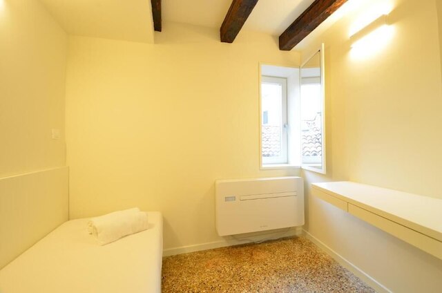 ディモラ・フラーリ