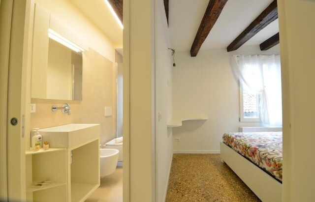 ディモラ・フラーリ