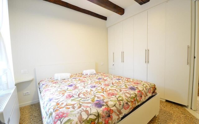 ディモラ・フラーリ