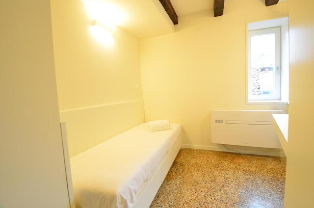 ディモラ・フラーリ