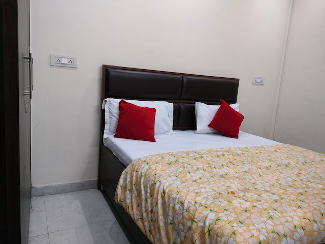 ホテルスターライト ニザームディン駅近く