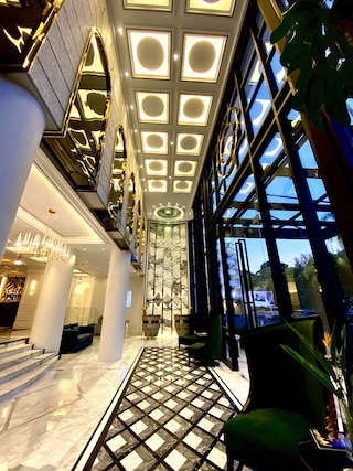 グランド・エスカ・ホテル＆スイート