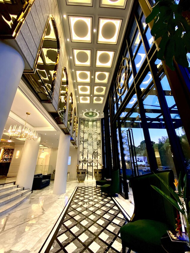 グランド・エスカ・ホテル＆スイート