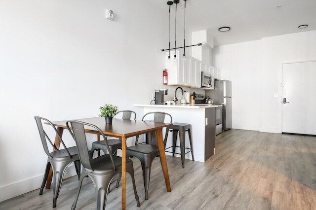 ラグジュアリー 1 ベッドルー 30 ミンズ トゥ マンハッタン エボニフィ