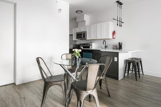 ラグジュアリー ベッドルー 30 ミンズ トゥ マンハッタン エボニフィ