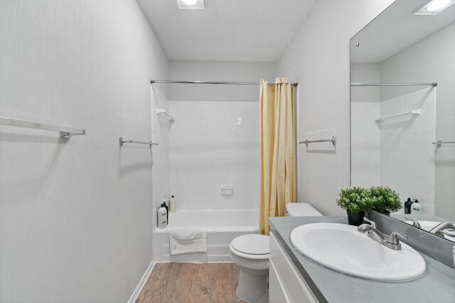 スタイリッシュ 1 ベッドルーム ニア ユT ハイランド エボニフィ