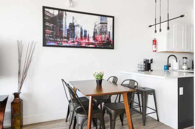 ラグジュアリー スタジオ 30 ミンズ トゥ マンハッタン エボニフィ