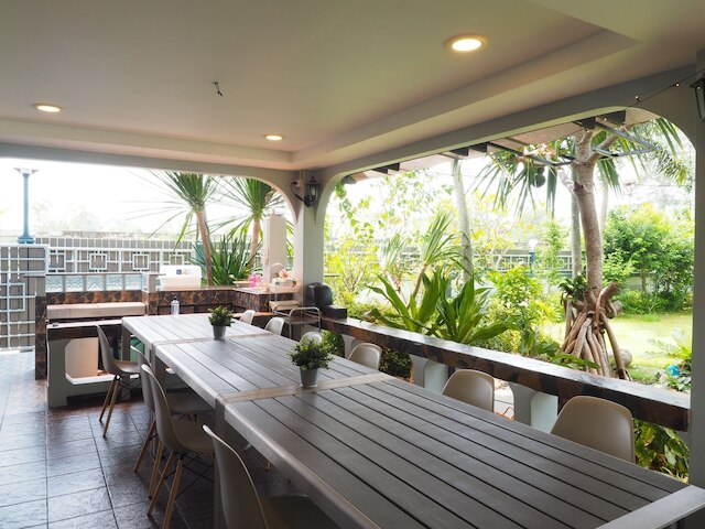 レッツチルプールヴィラナジョムティエンサッタヒップ