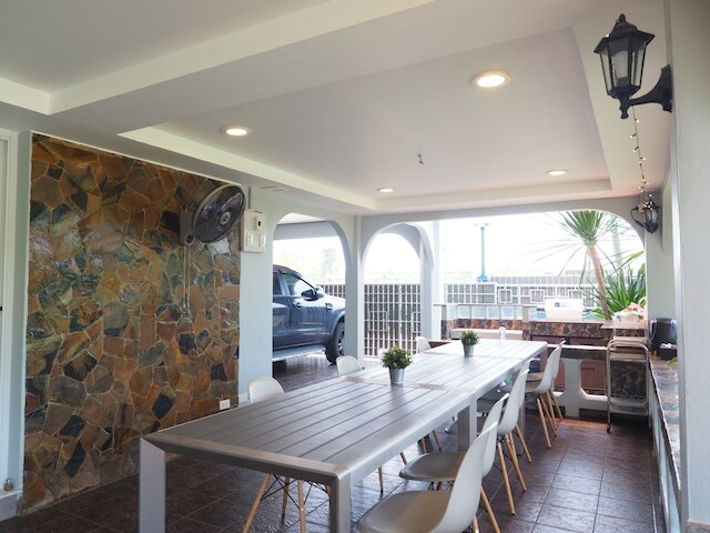 レッツチルプールヴィラナジョムティエンサッタヒップ