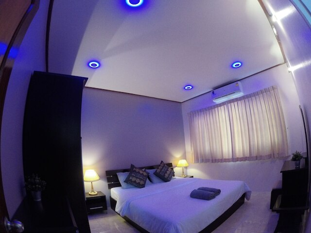 レッツチルプールヴィラナジョムティエンサッタヒップ