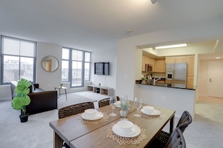 ペンタゴンシティのニース2BRコンドミニアム