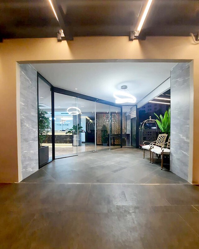 9 レジデンス ホテル