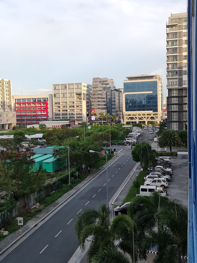 シーレジデンス - コンド R Us