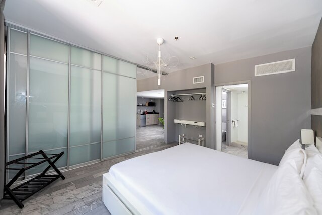 100コリンズのアパート