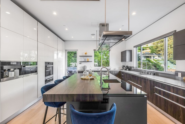 サンセット ハイツ - エレガント モダン ヴィラ ウィズ ビューティフル ビューズ イン ザ ヒルズ