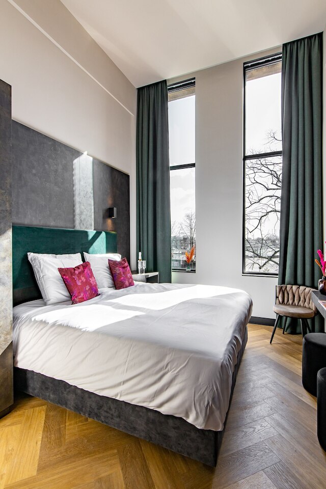 モニュメントホテル