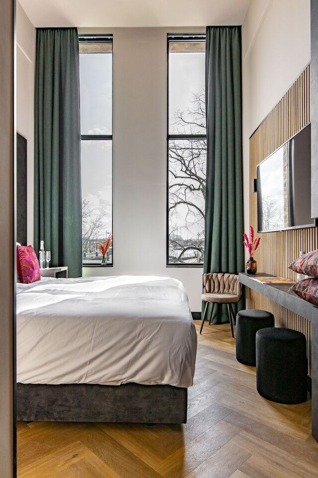 モニュメントホテル