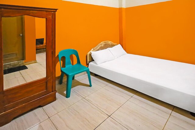 ホテル O ポンドカン タリ スーパー