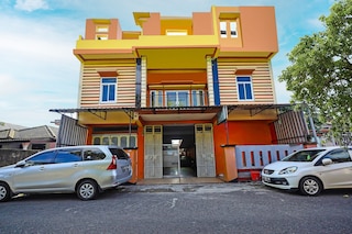 ホテル O ポンドカン タリ スーパー