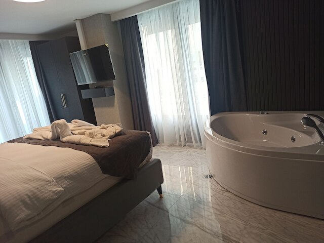 ホテル クルチェスメ ビジネス