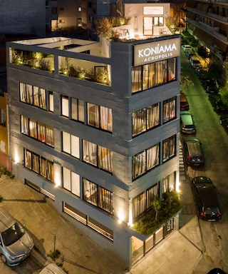 コニアマアクロポリス