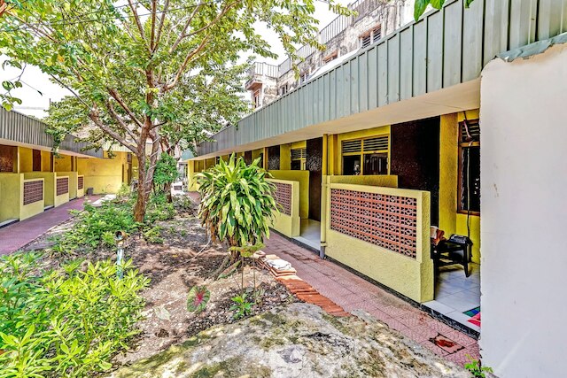 ホテル O カリマンタン スラバヤ シャリア