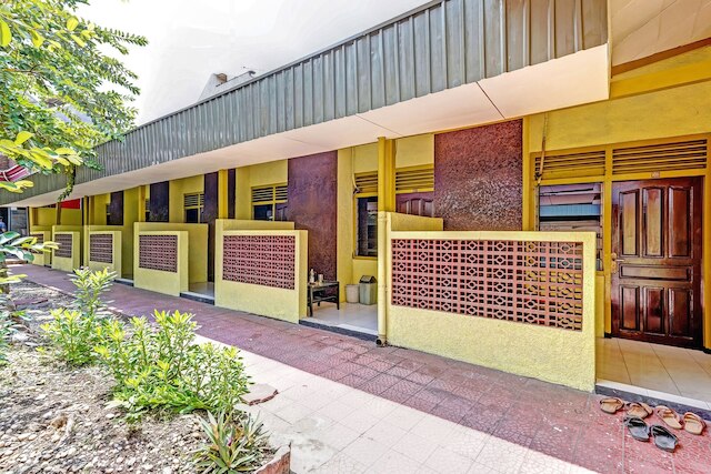 ホテル O カリマンタン スラバヤ シャリア