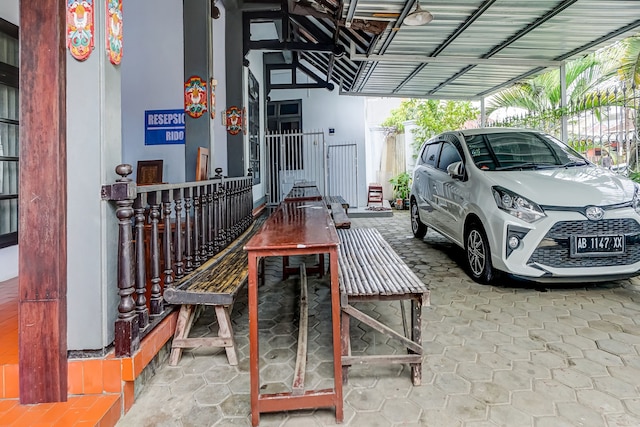 ホテル O スクン シャリア ホームステイ