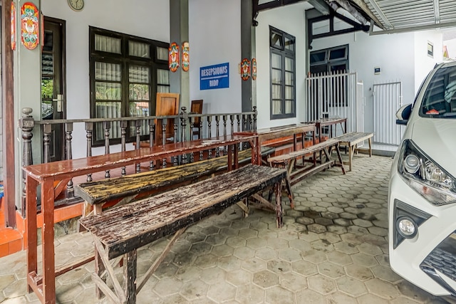 ホテル O スクン シャリア ホームステイ