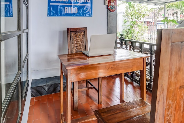 ホテル O スクン シャリア ホームステイ