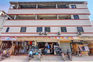 ホテル O ハサン ハウス シャリア ニア ペラブアン フェリ ハーバー ベイ