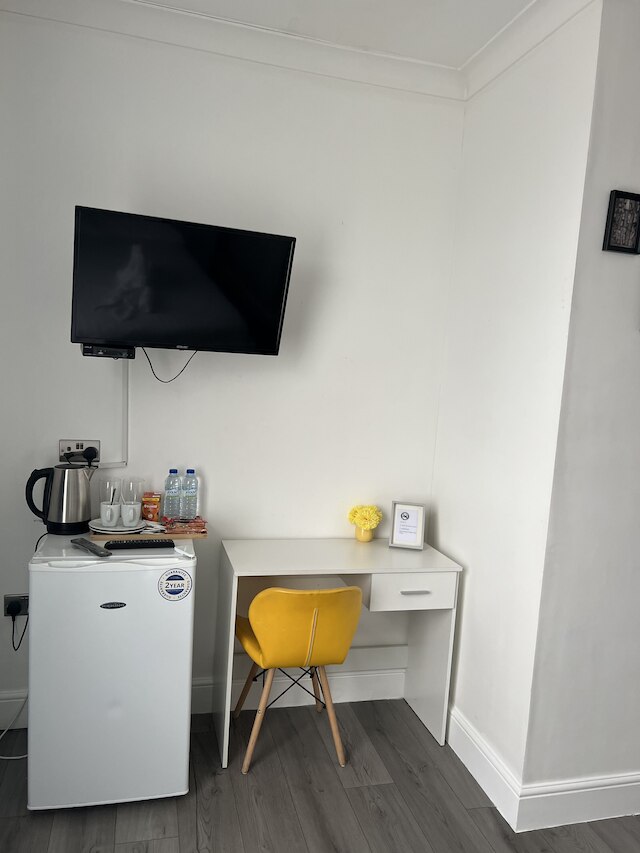 ダイアナ ホテル ロンドン ウェンブリー