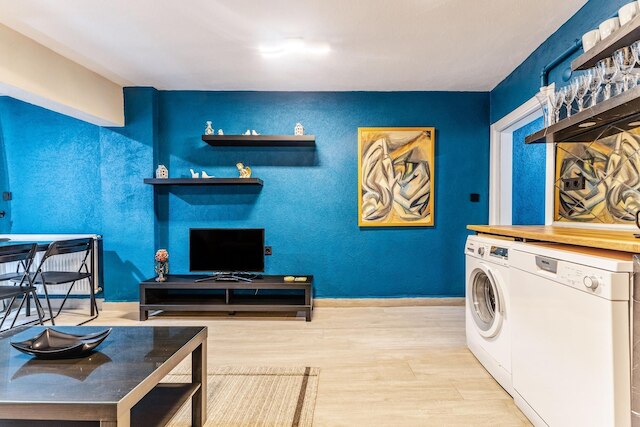 スタイリッシュ フリー ファーニッシュド モダン フラット イン カッド K Y