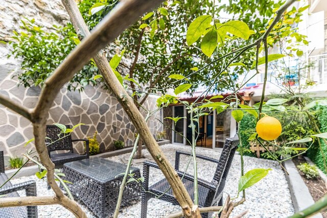 スタイリッシュ フリー ファーニッシュド モダン フラット イン カッド K Y