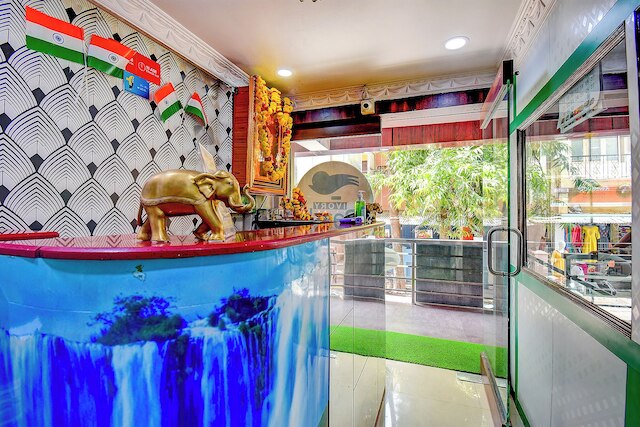 ファブエクスプレス アイボリー パール - ニア ブルックフィールド メイン ゲート