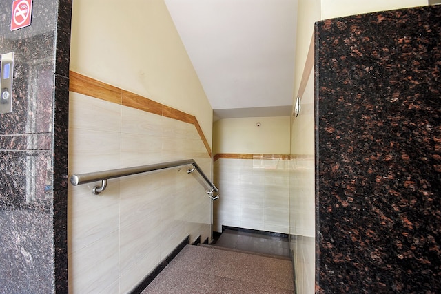 ファブエクスプレス アイボリー パール - ニア ブルックフィールド メイン ゲート