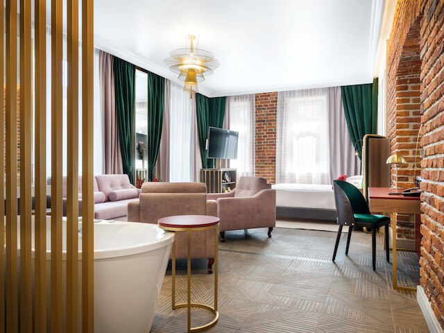 ホテル ゴールデン クイーン