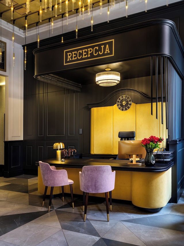 ホテル ゴールデン クイーン