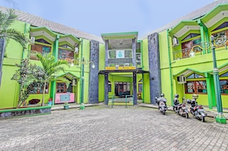 SPOT ON 91471シャリアウィスマウィンワリソンゴ