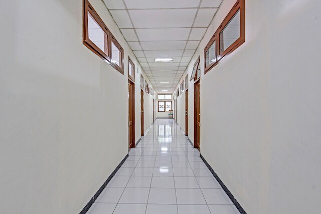 SPOT ON 91471シャリアウィスマウィンワリソンゴ