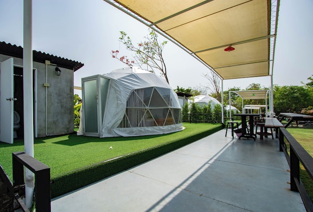 ライブンルンポール