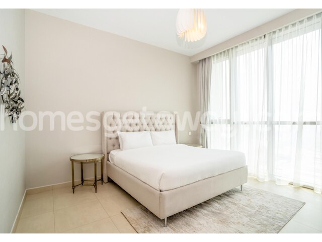 ホームズゲットウェイ-ダウンタウンビューの3BRアパート