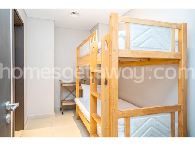 ホームズゲットウェイ-ダウンタウンビューの3BRアパート